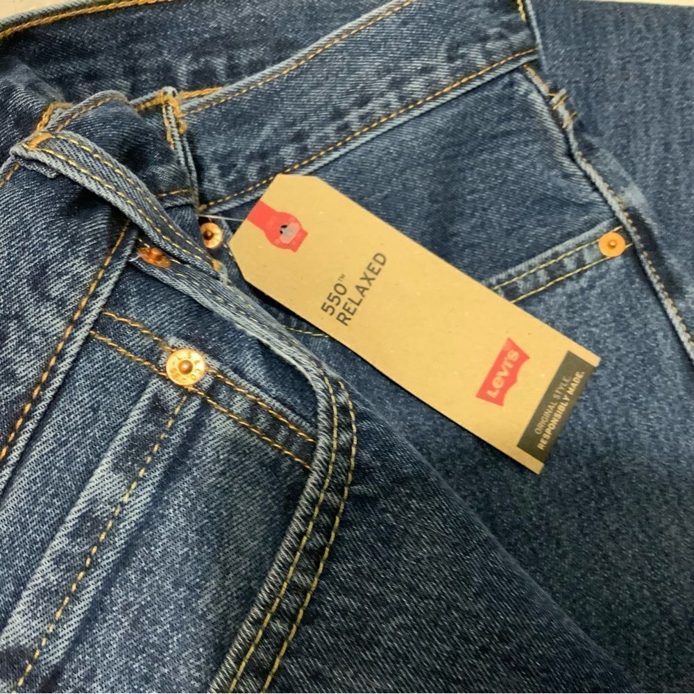 - Levis 550 Jeans Mens 34x32 Blue Relaxed Fit Medium Wash Tapered leg NEW - Picture 6 of 6